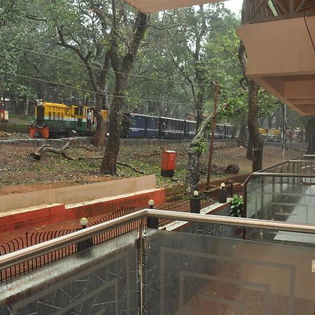 Hunjar House Hotel Panvel Buitenkant foto
