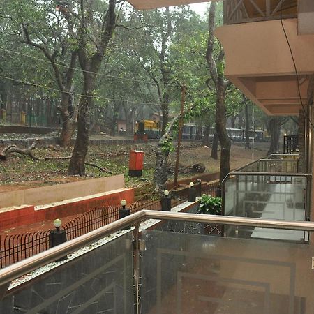 Hunjar House Hotel Panvel Buitenkant foto