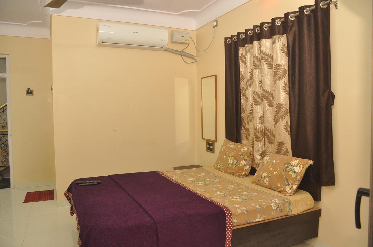 Hunjar House Hotel Panvel Buitenkant foto