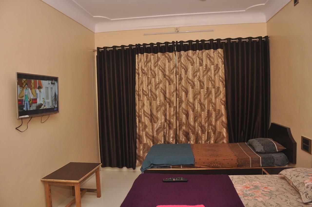 Hunjar House Hotel Panvel Buitenkant foto