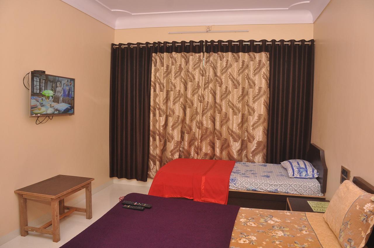 Hunjar House Hotel Panvel Buitenkant foto