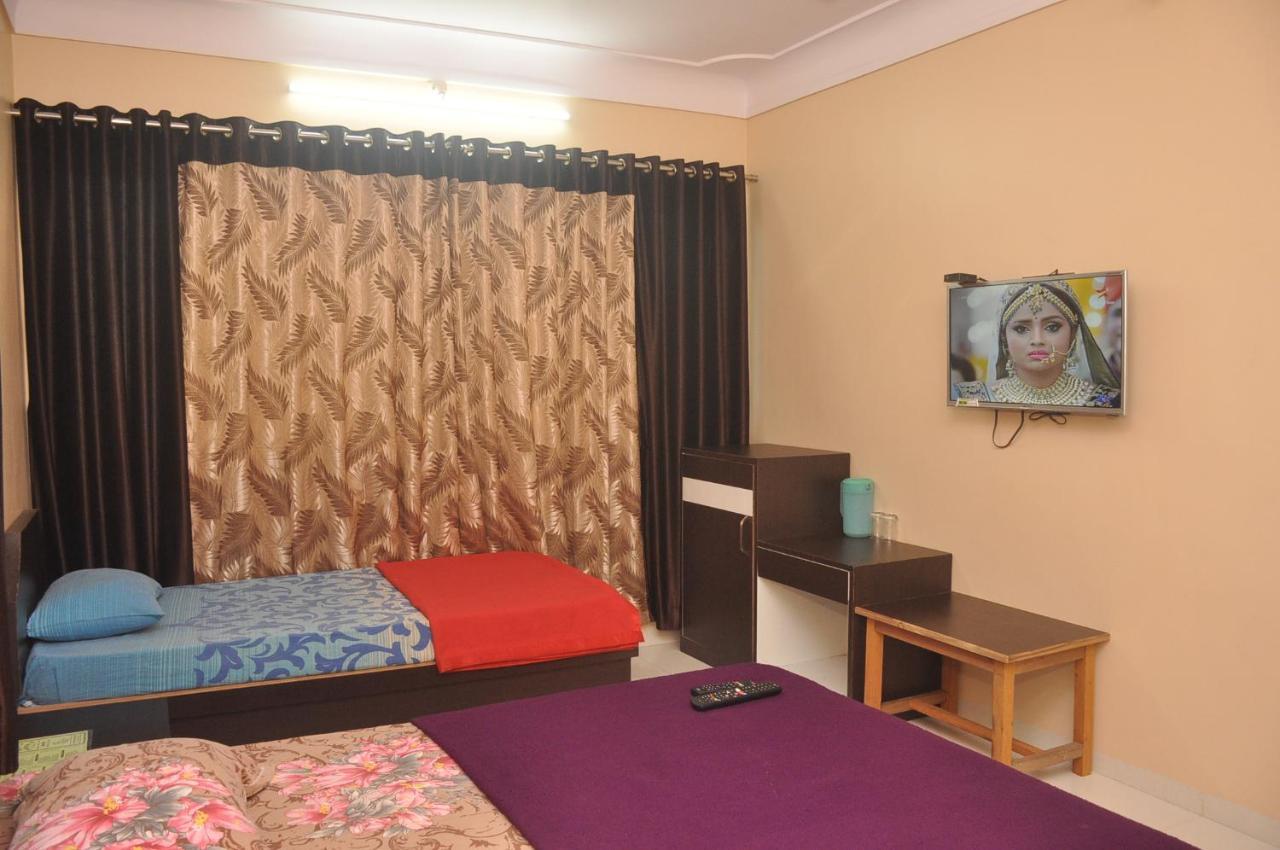 Hunjar House Hotel Panvel Buitenkant foto